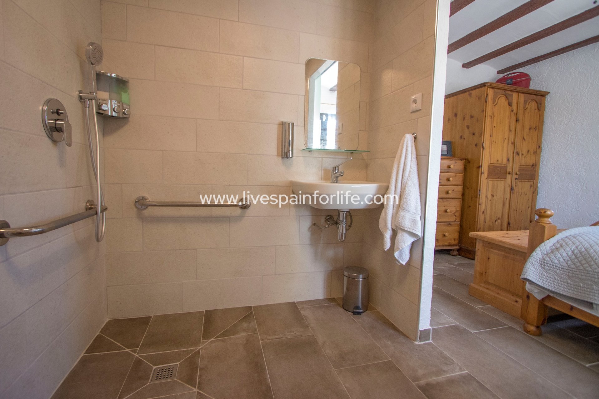 Resale - Country Property -
Barbarroja