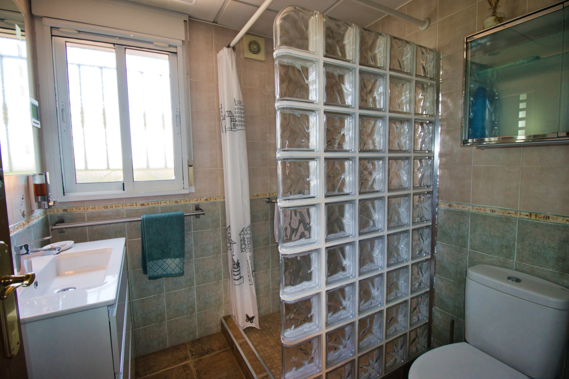 Resale - Country Property -
Benferri