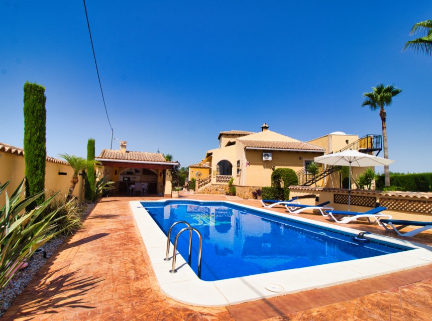 Resale - Country Property -
Benferri