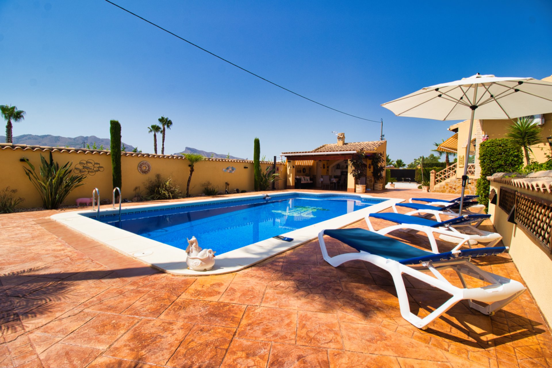 Resale - Country Property -
Benferri