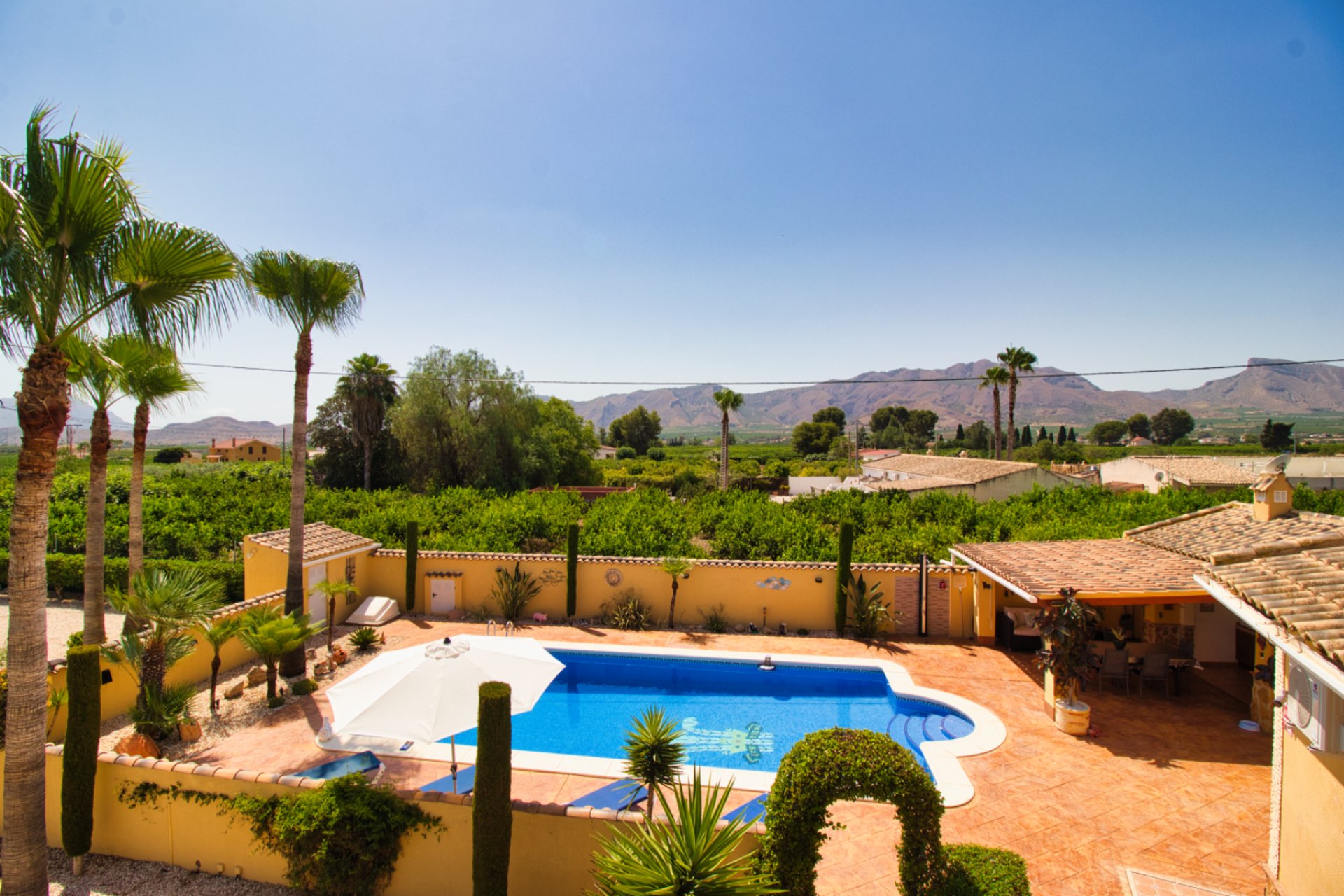 Resale - Country Property -
Benferri