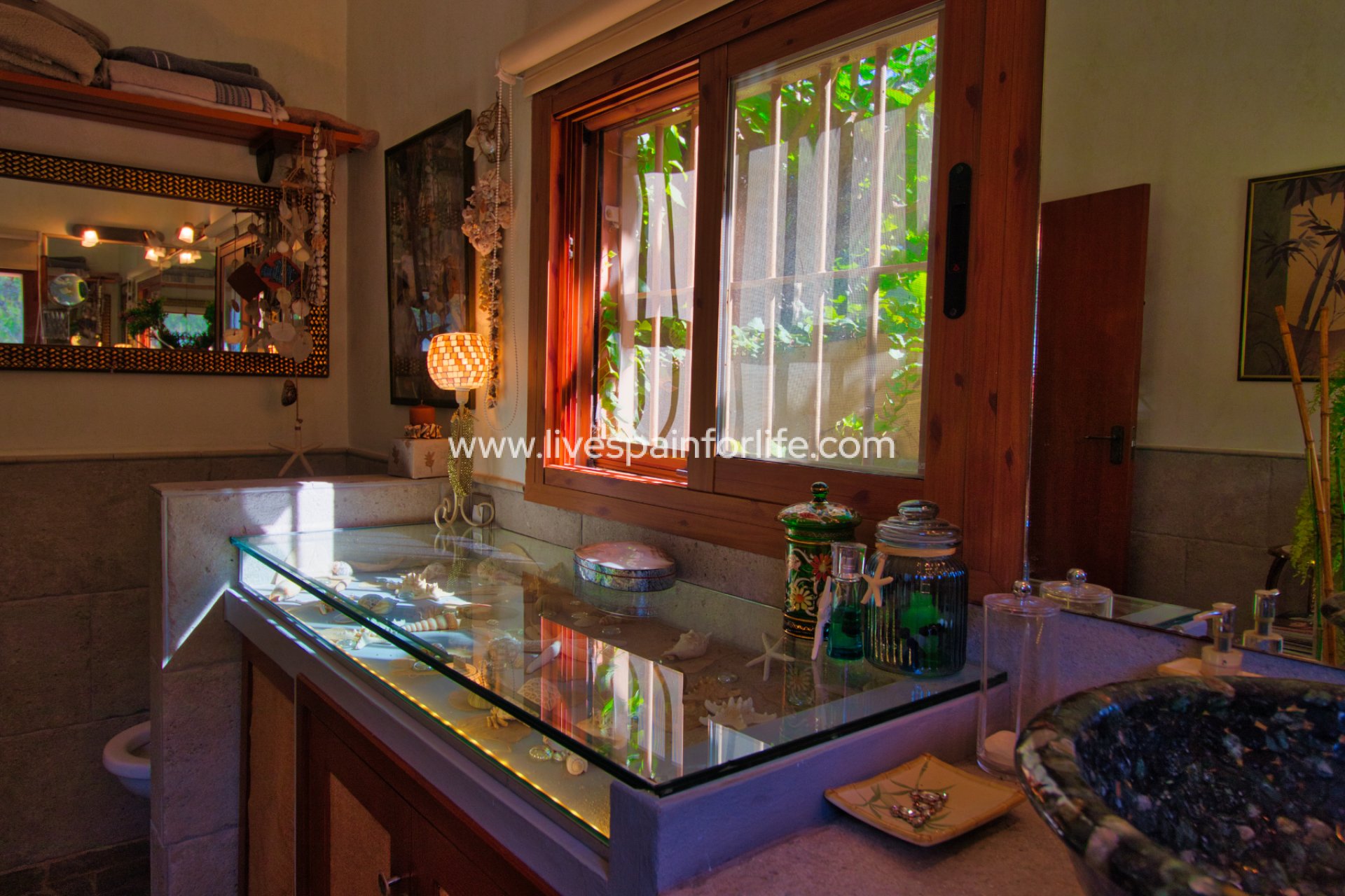 Resale - Country Property -
Benferri