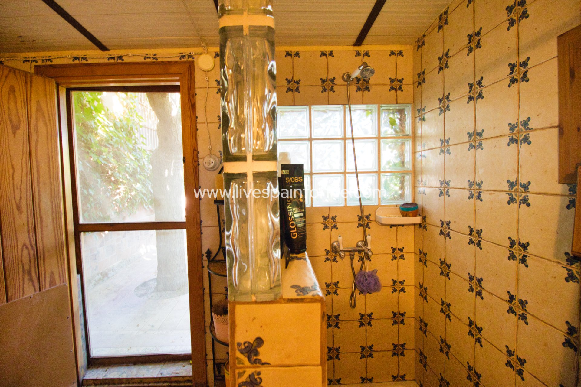 Resale - Country Property -
Benferri