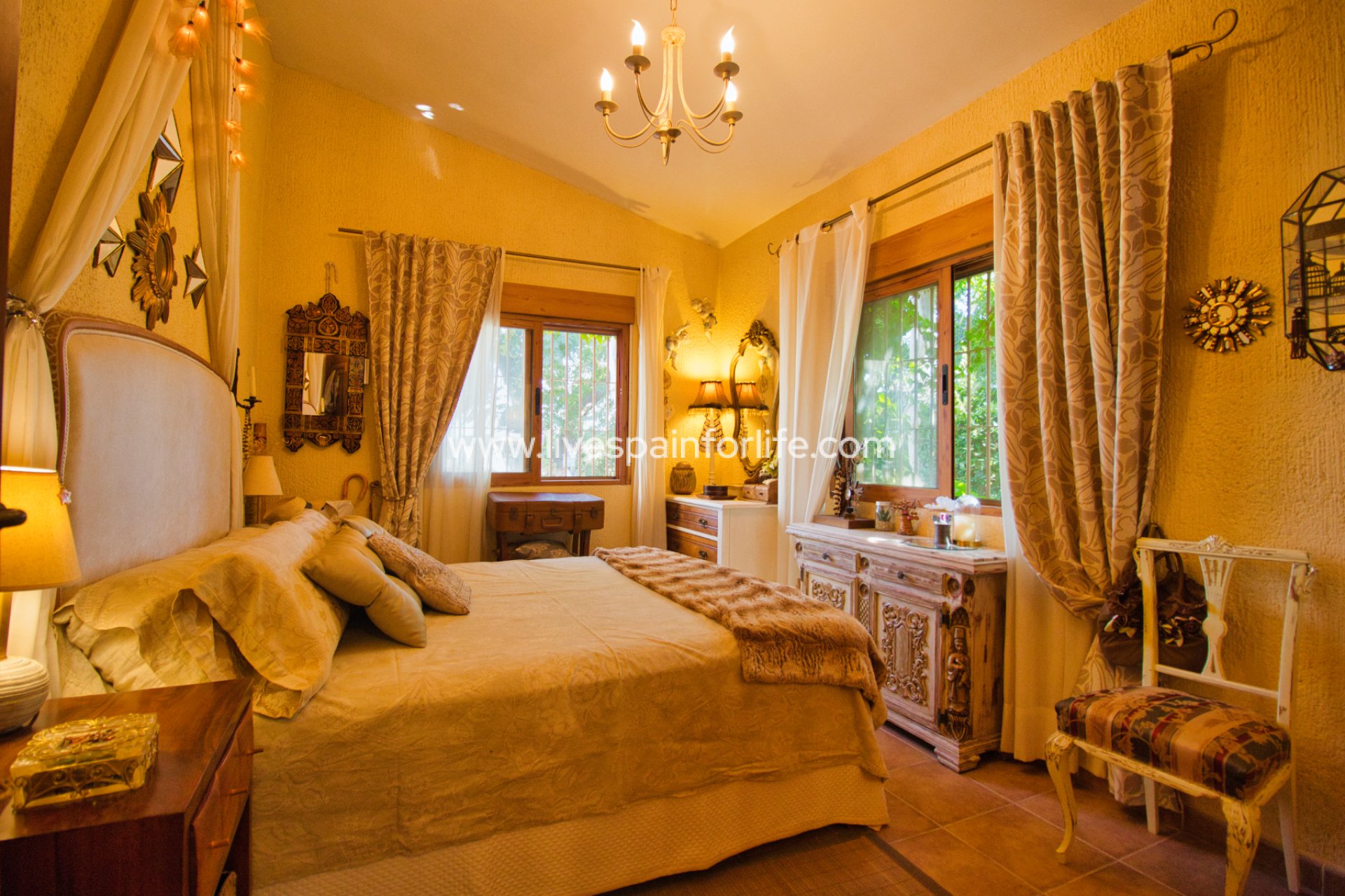 Resale - Country Property -
Benferri