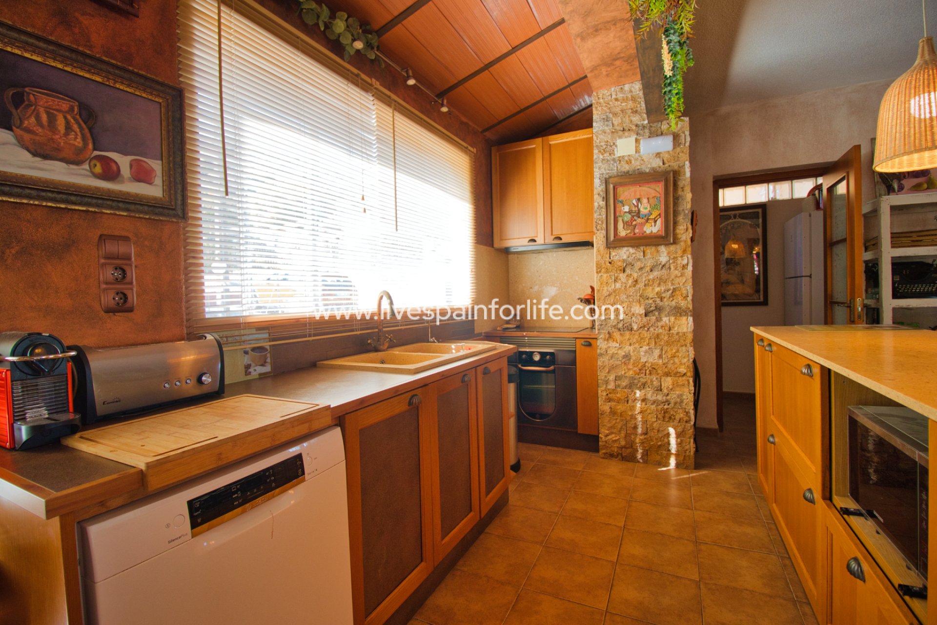 Resale - Country Property -
Benferri
