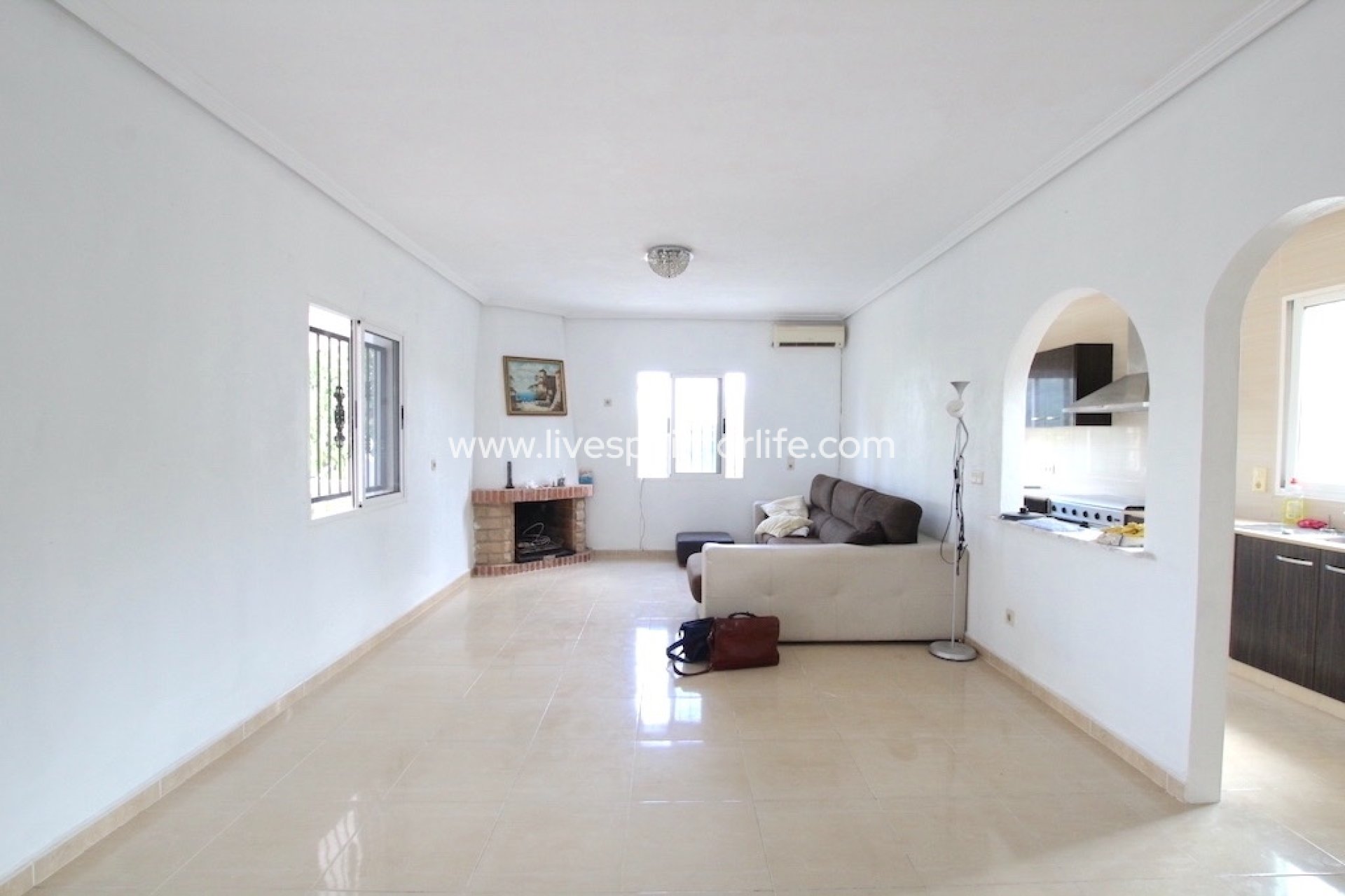 Resale - Country Property -
Bigastro
