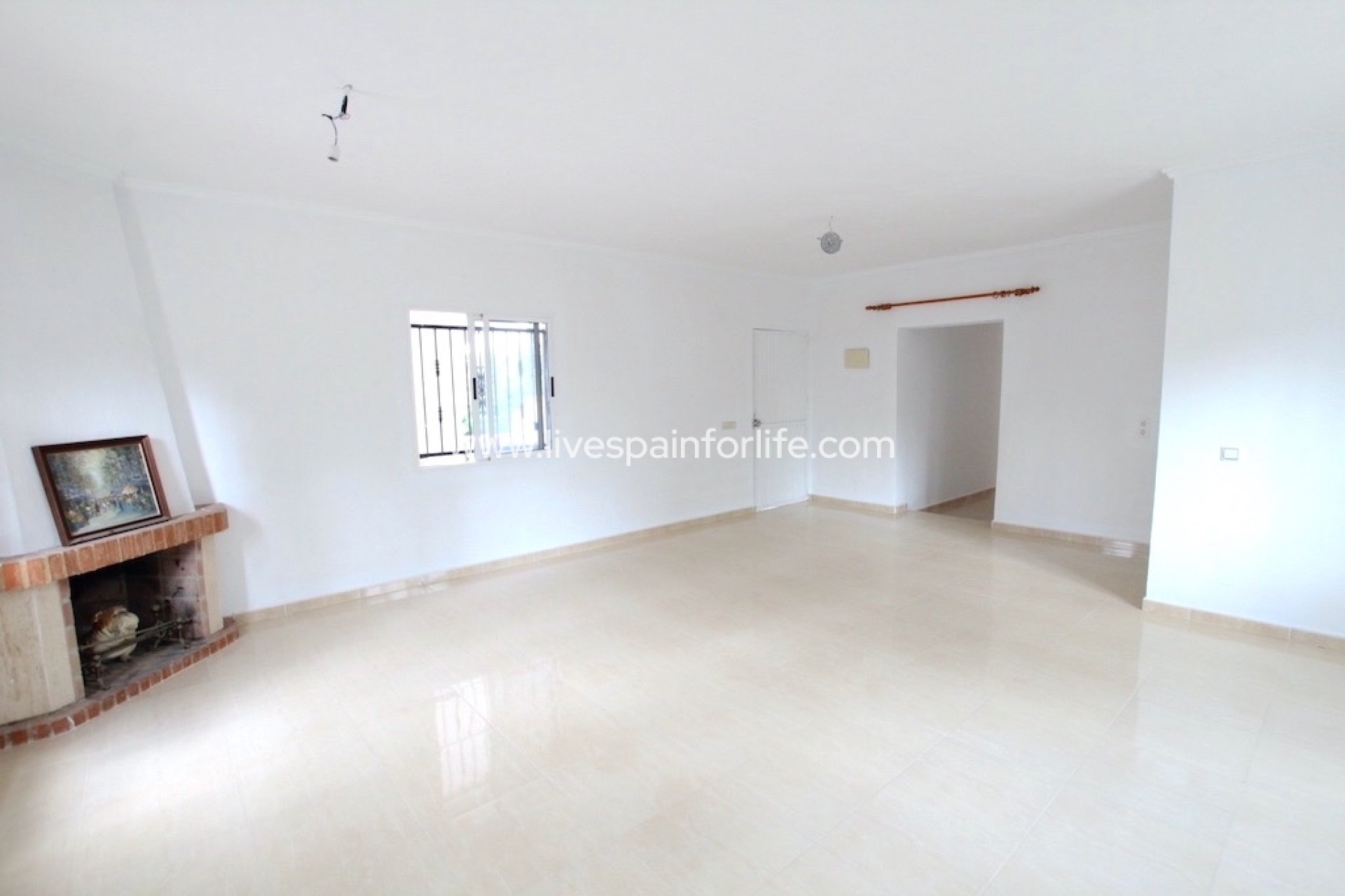 Resale - Country Property -
Bigastro