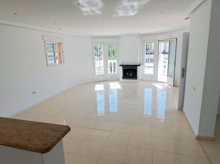 Resale - Country Property -
Catral - Catral - Country