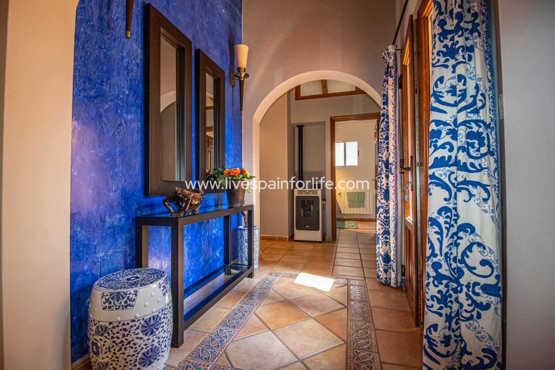 Resale - Country Property -
Catral