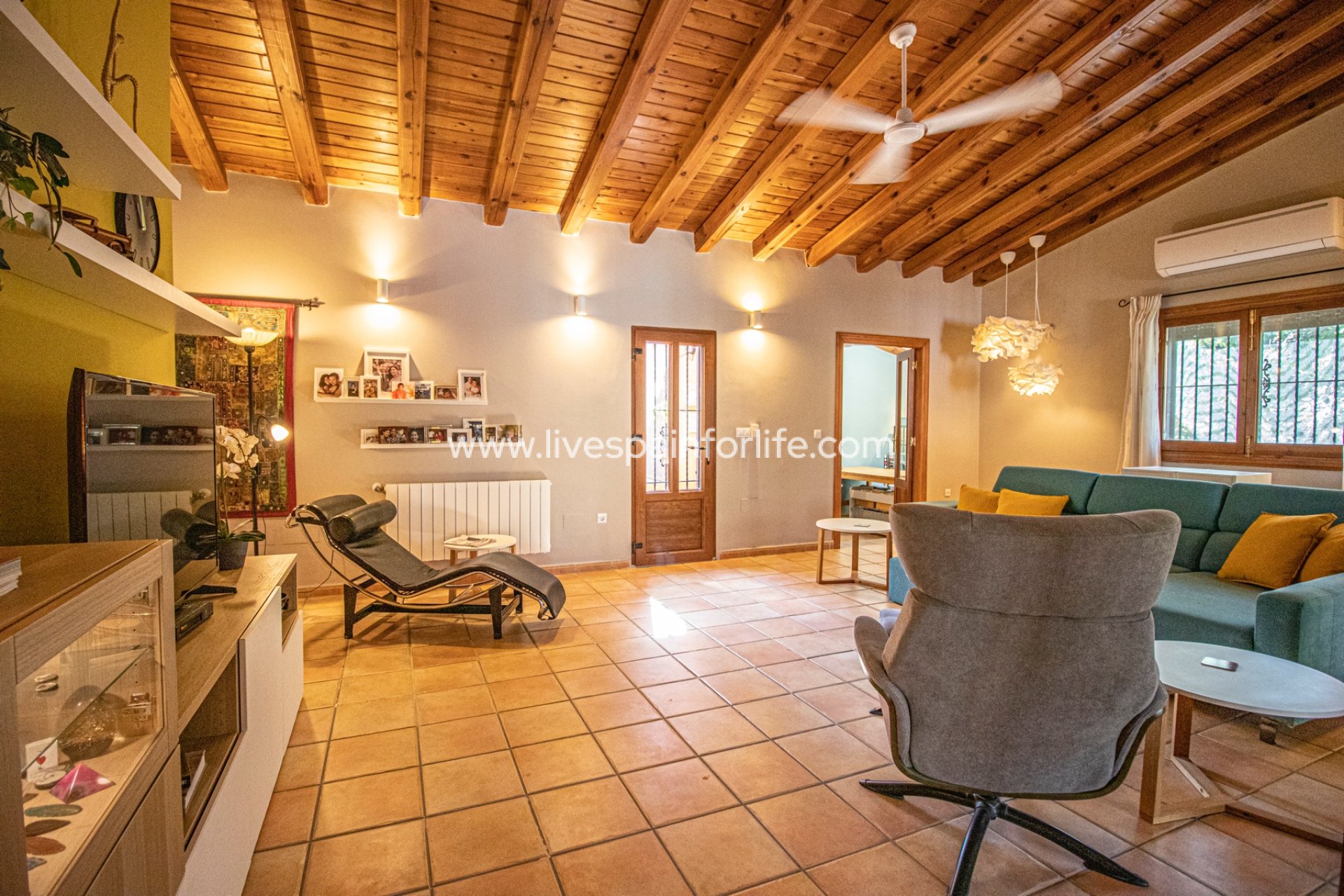 Resale - Country Property -
Catral