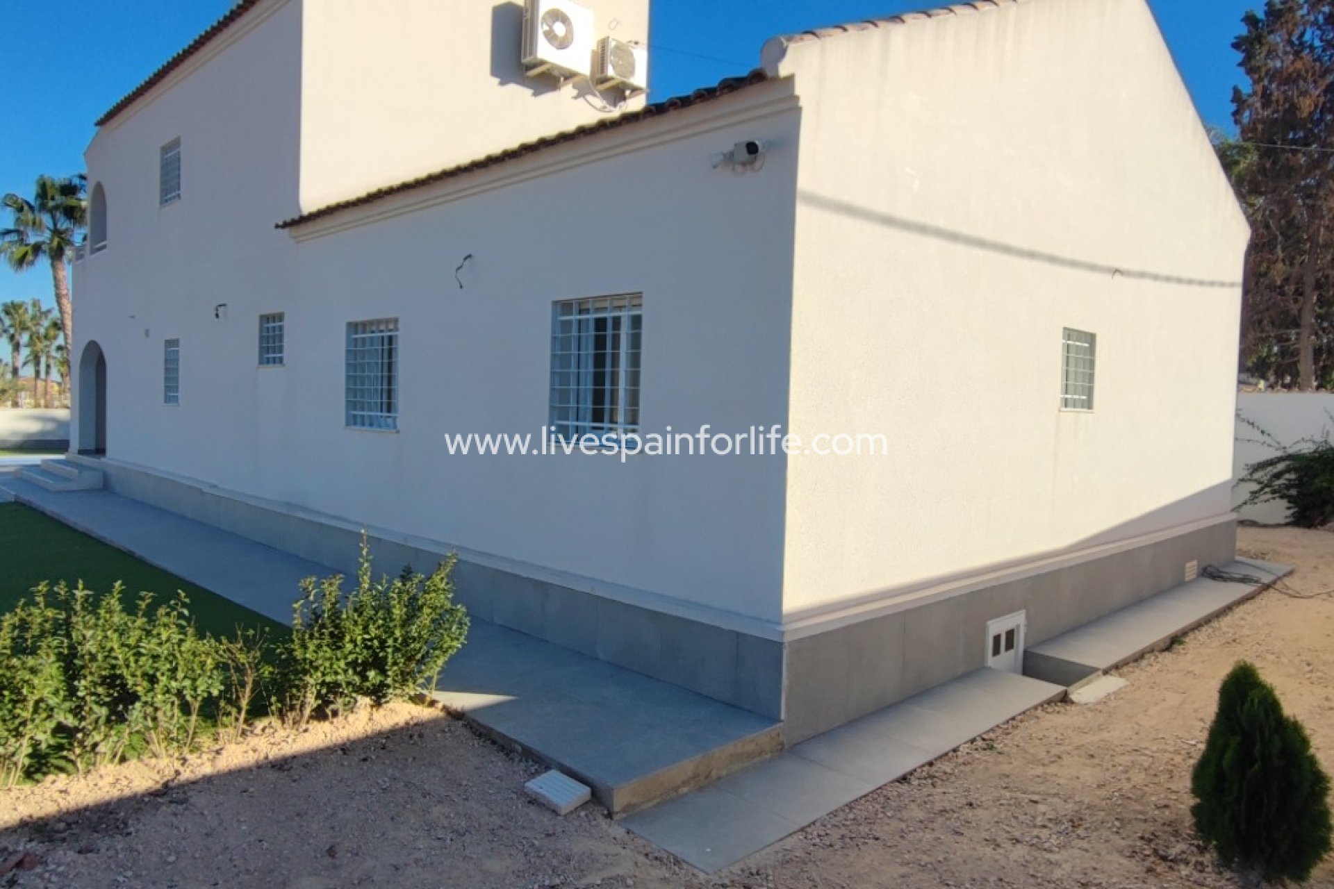 Resale - Country Property -
Catral