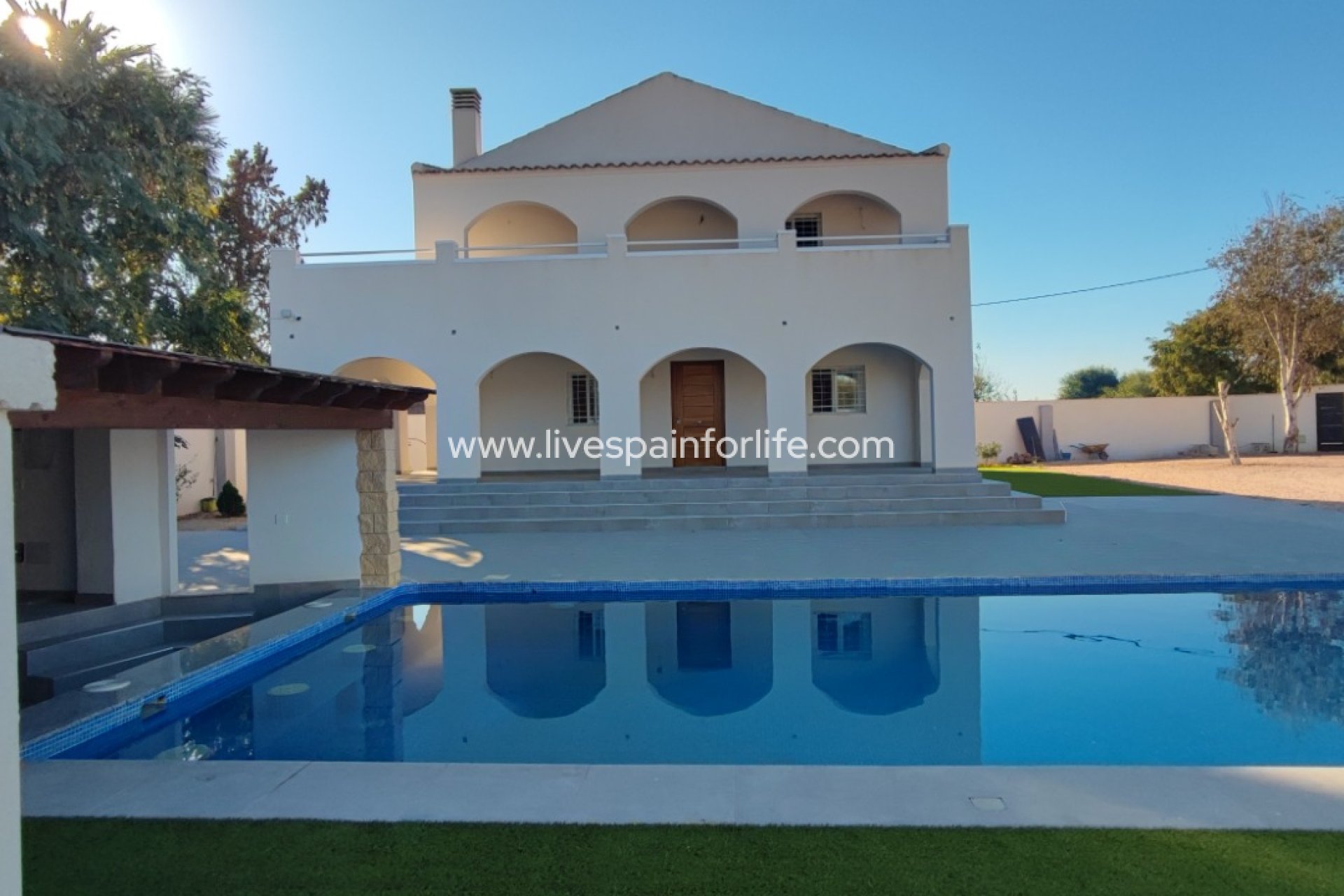 Resale - Country Property -
Catral