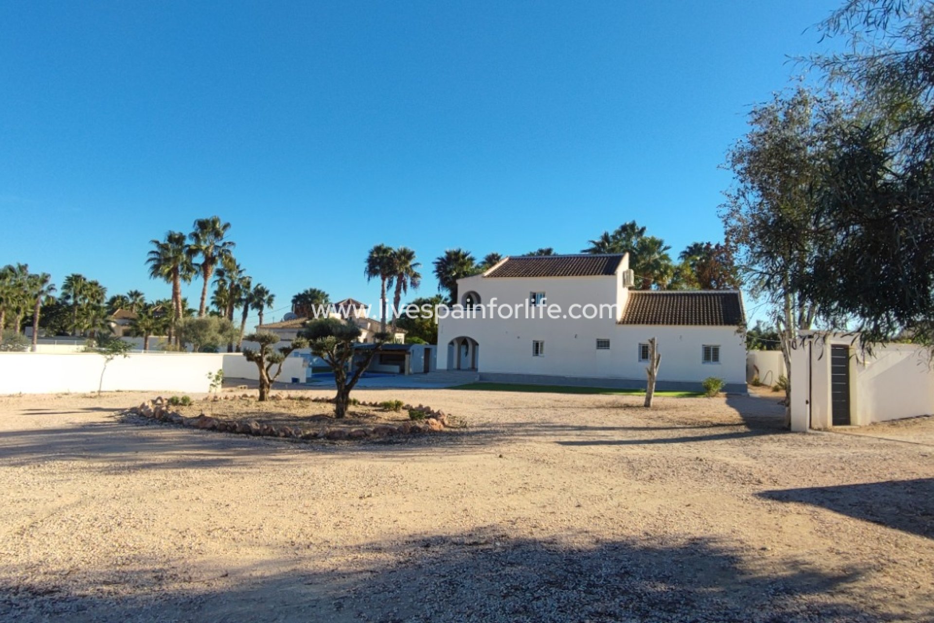 Resale - Country Property -
Catral
