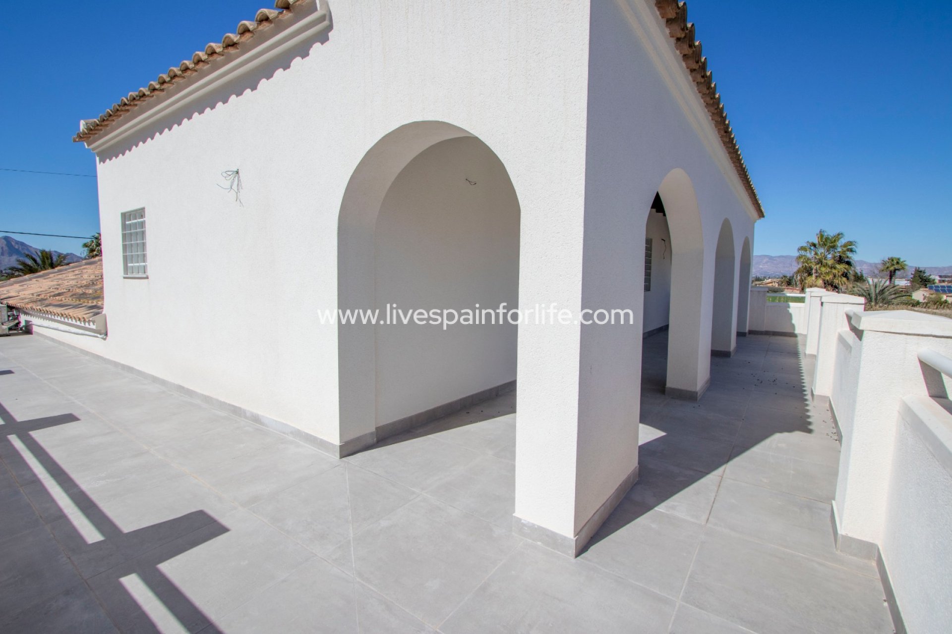 Resale - Country Property -
Catral