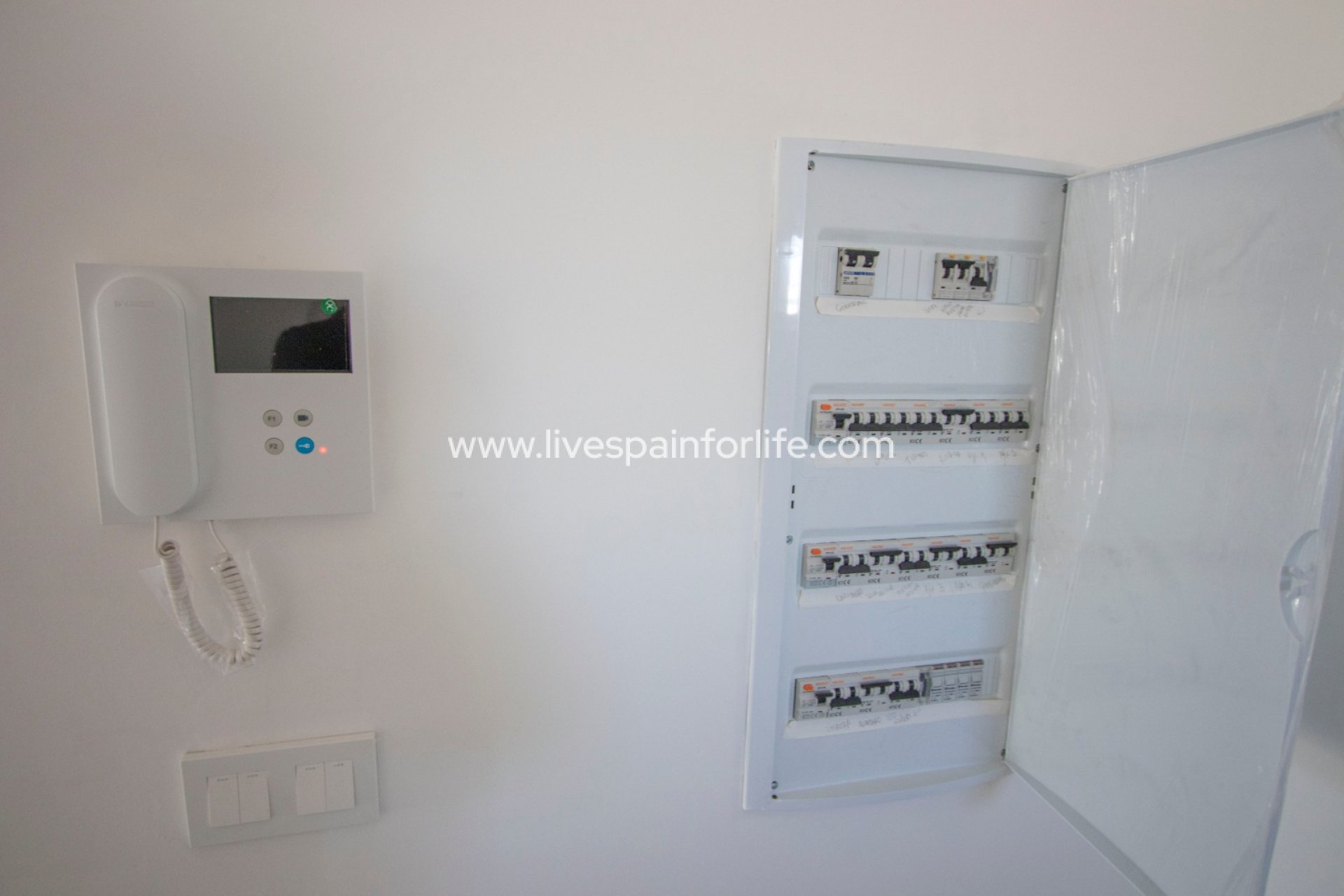 Resale - Country Property -
Catral