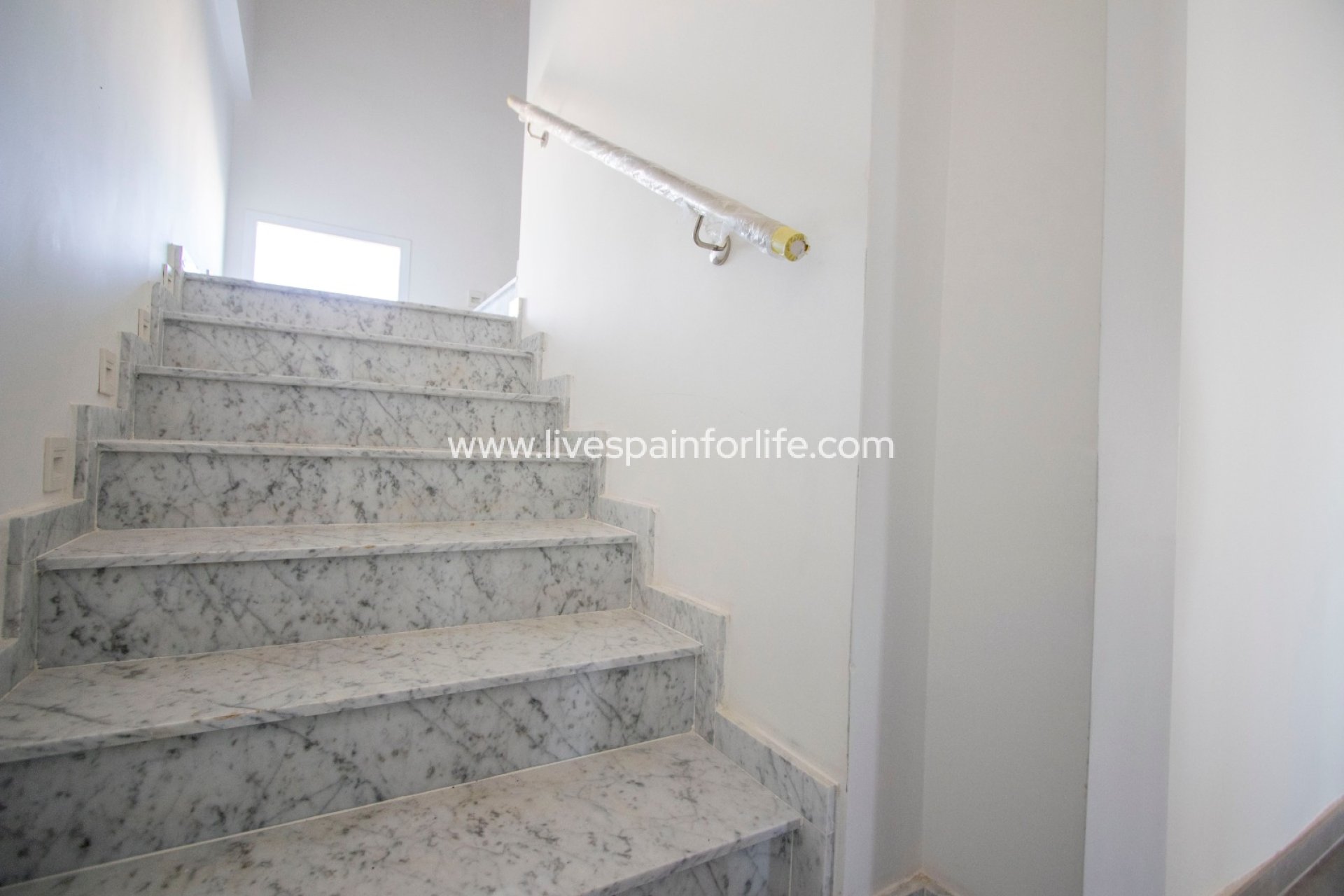 Resale - Country Property -
Catral