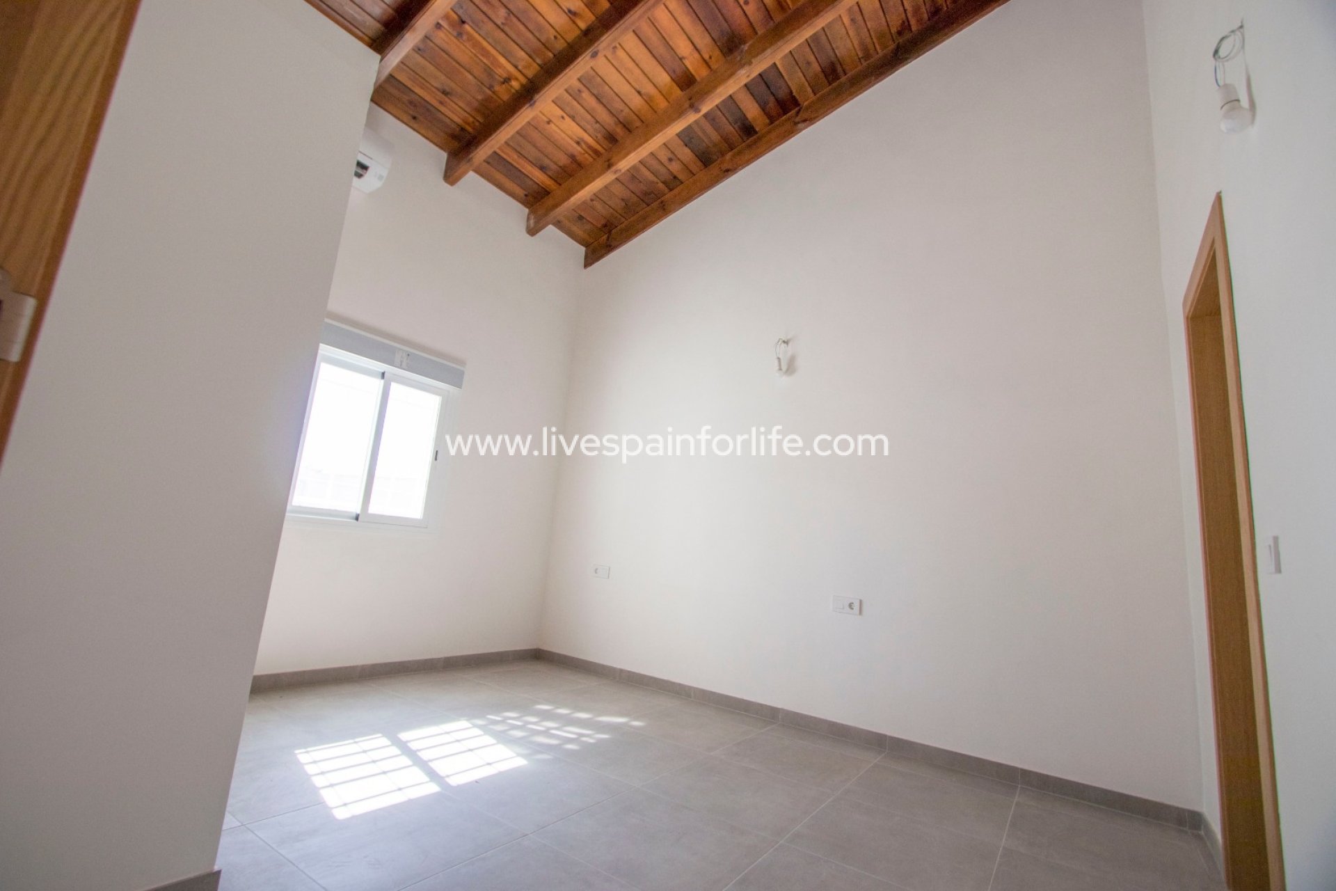 Resale - Country Property -
Catral