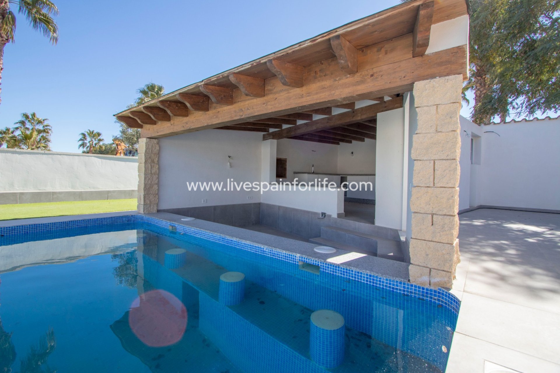 Resale - Country Property -
Catral