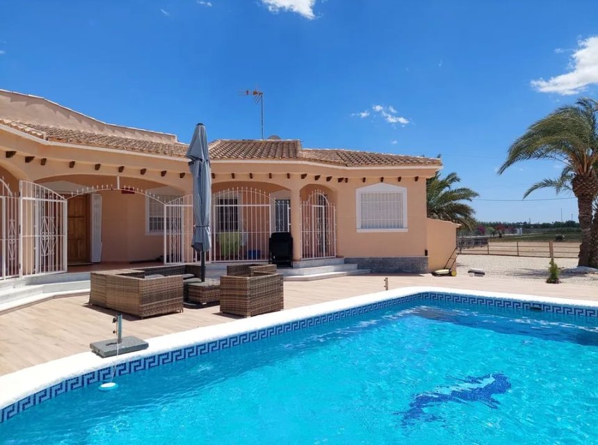 Resale - Country Property -
Catral