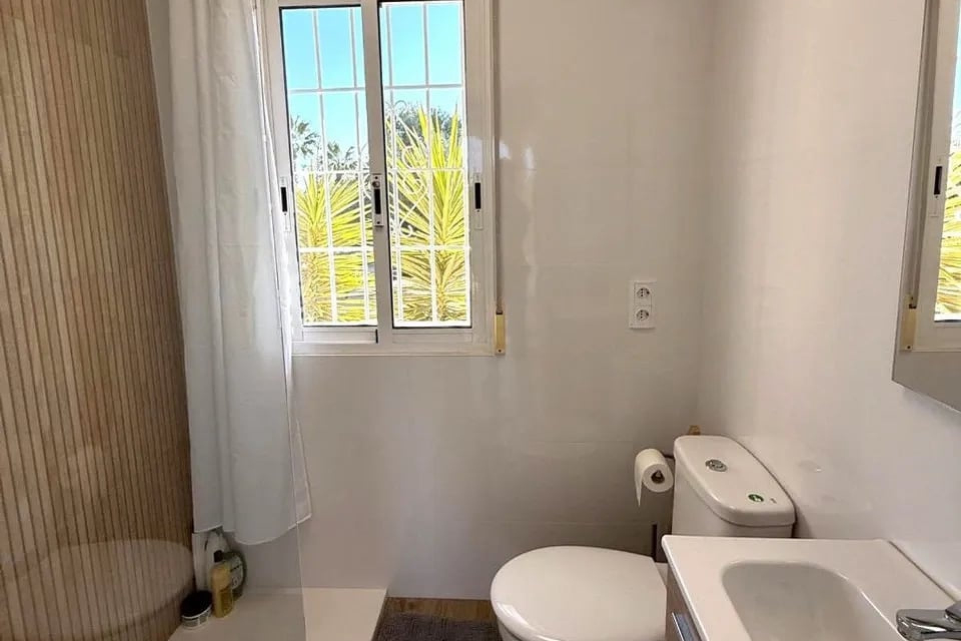 Resale - Country Property -
Catral