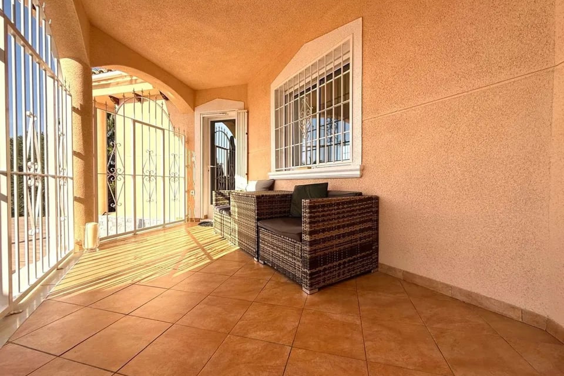 Resale - Country Property -
Catral