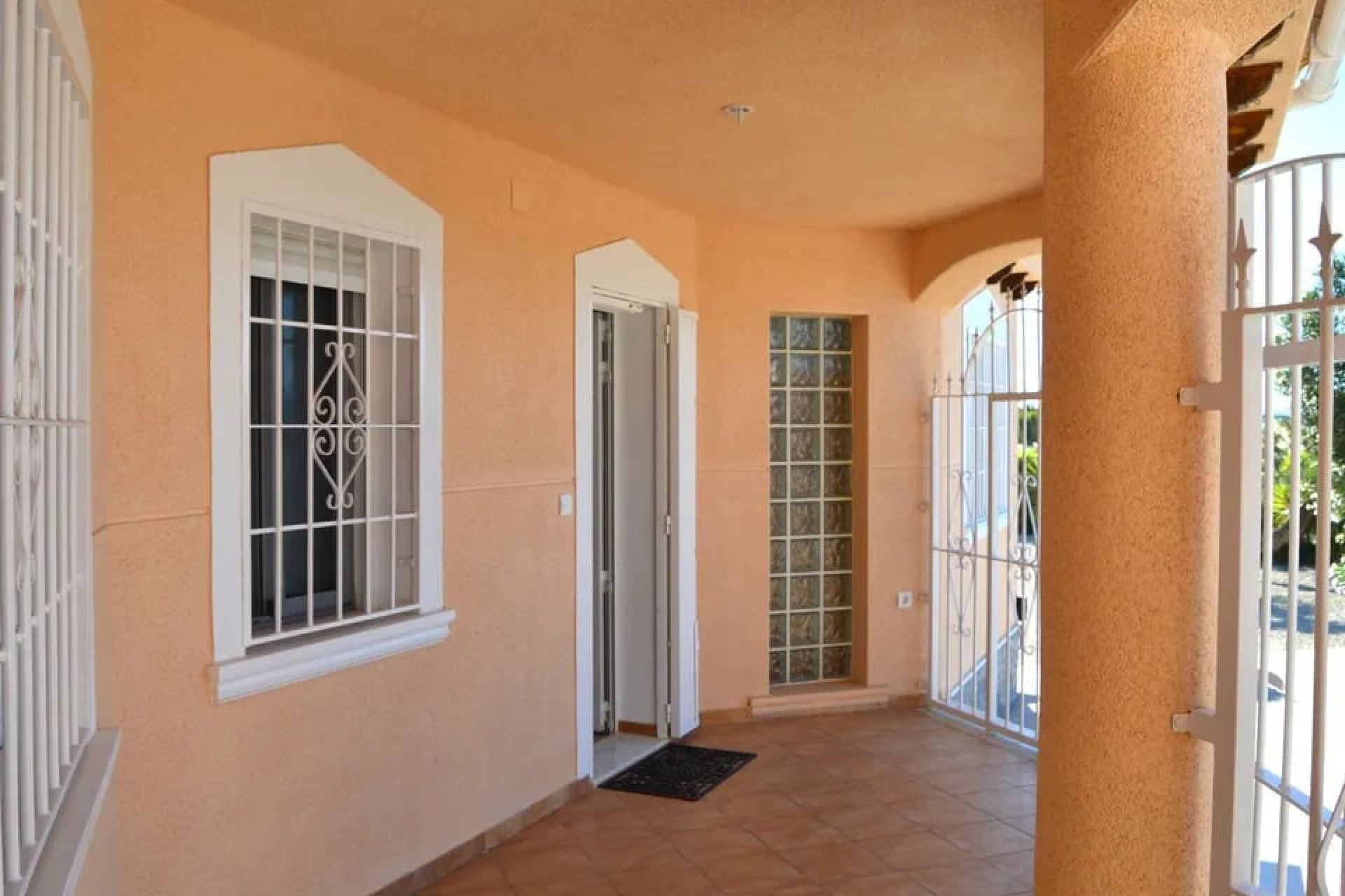 Resale - Country Property -
Catral