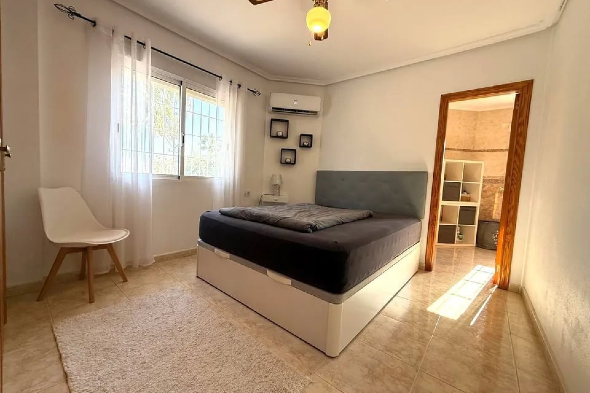 Resale - Country Property -
Catral