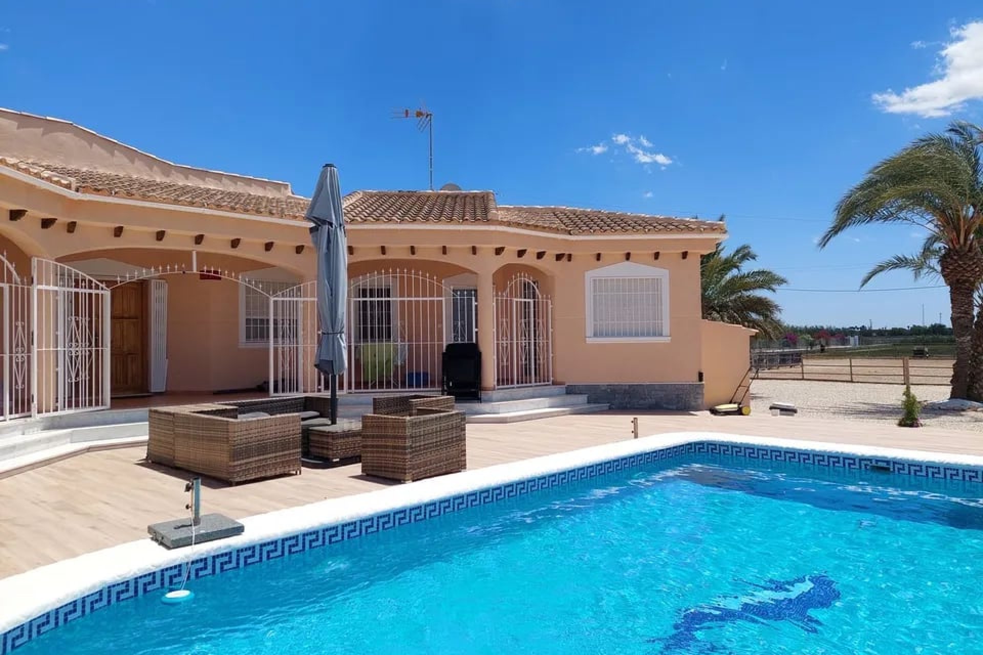 Resale - Country Property -
Catral