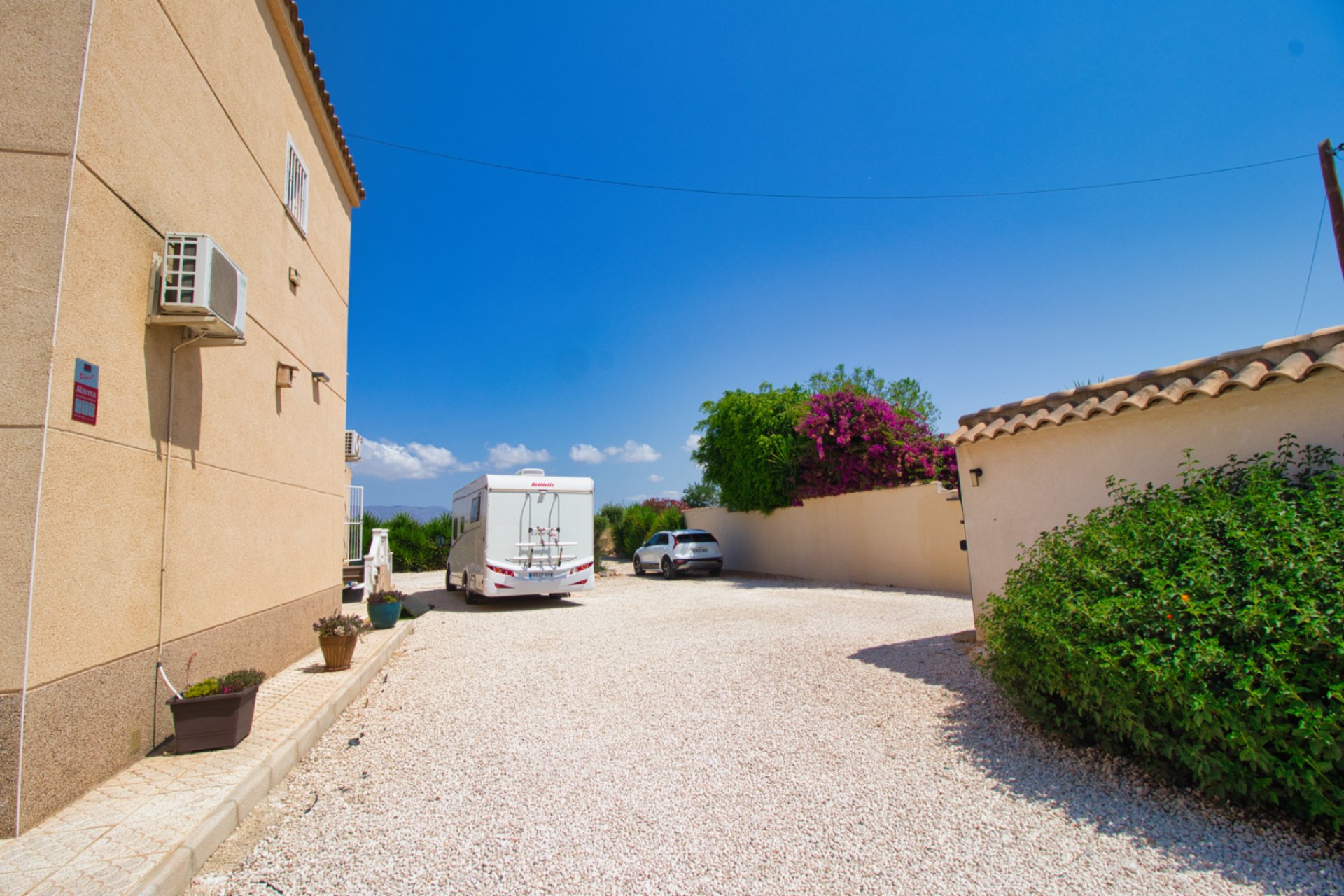 Resale - Country Property -
Catral