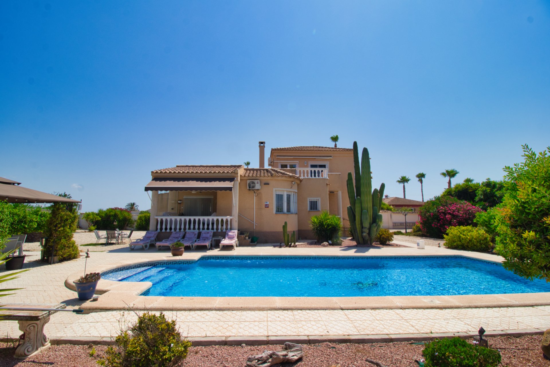 Resale - Country Property -
Catral