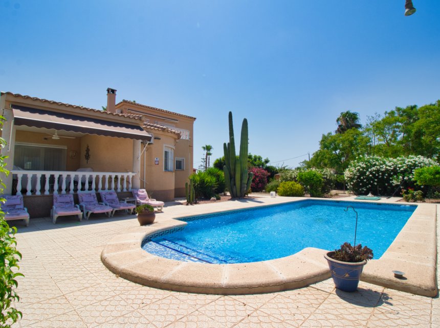 Resale - Country Property -
Catral