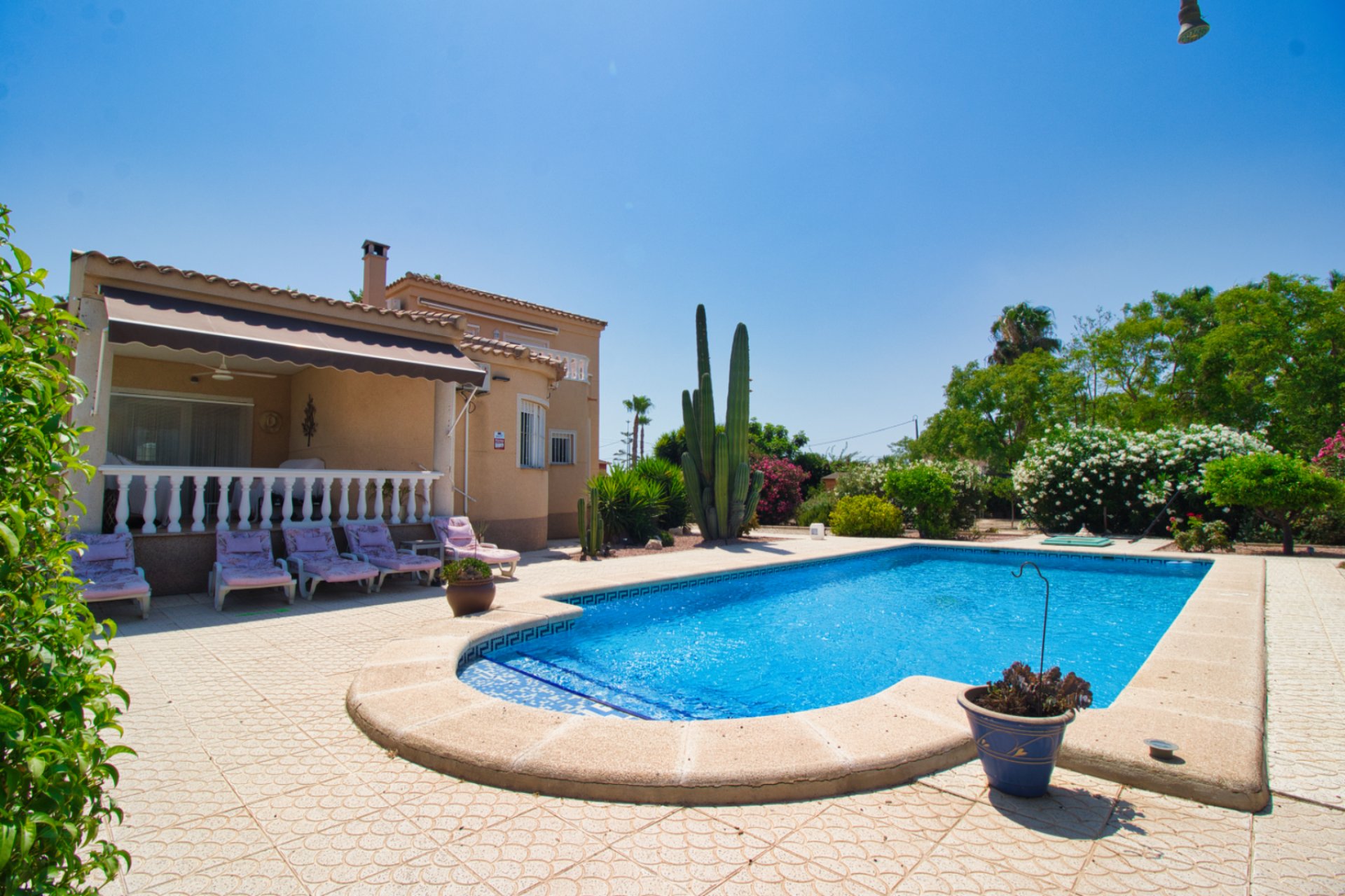 Resale - Country Property -
Catral