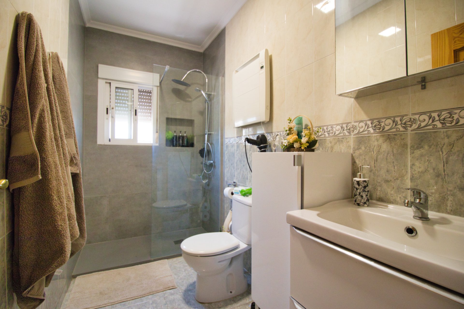 Resale - Country Property -
Catral