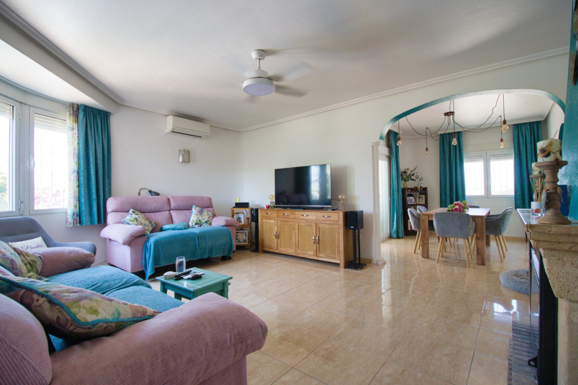 Resale - Country Property -
Catral