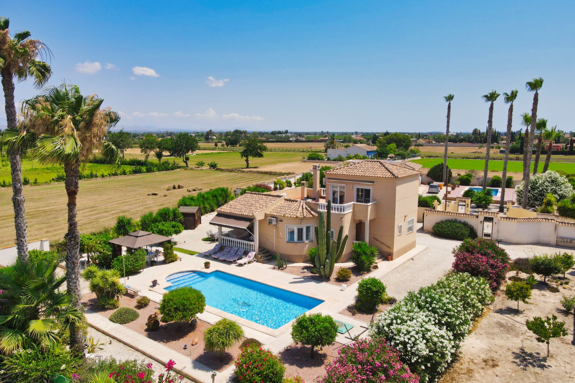 Resale - Country Property -
Catral