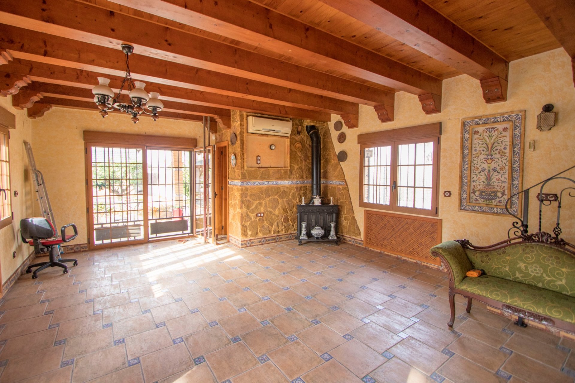 Resale - Country Property -
Catral