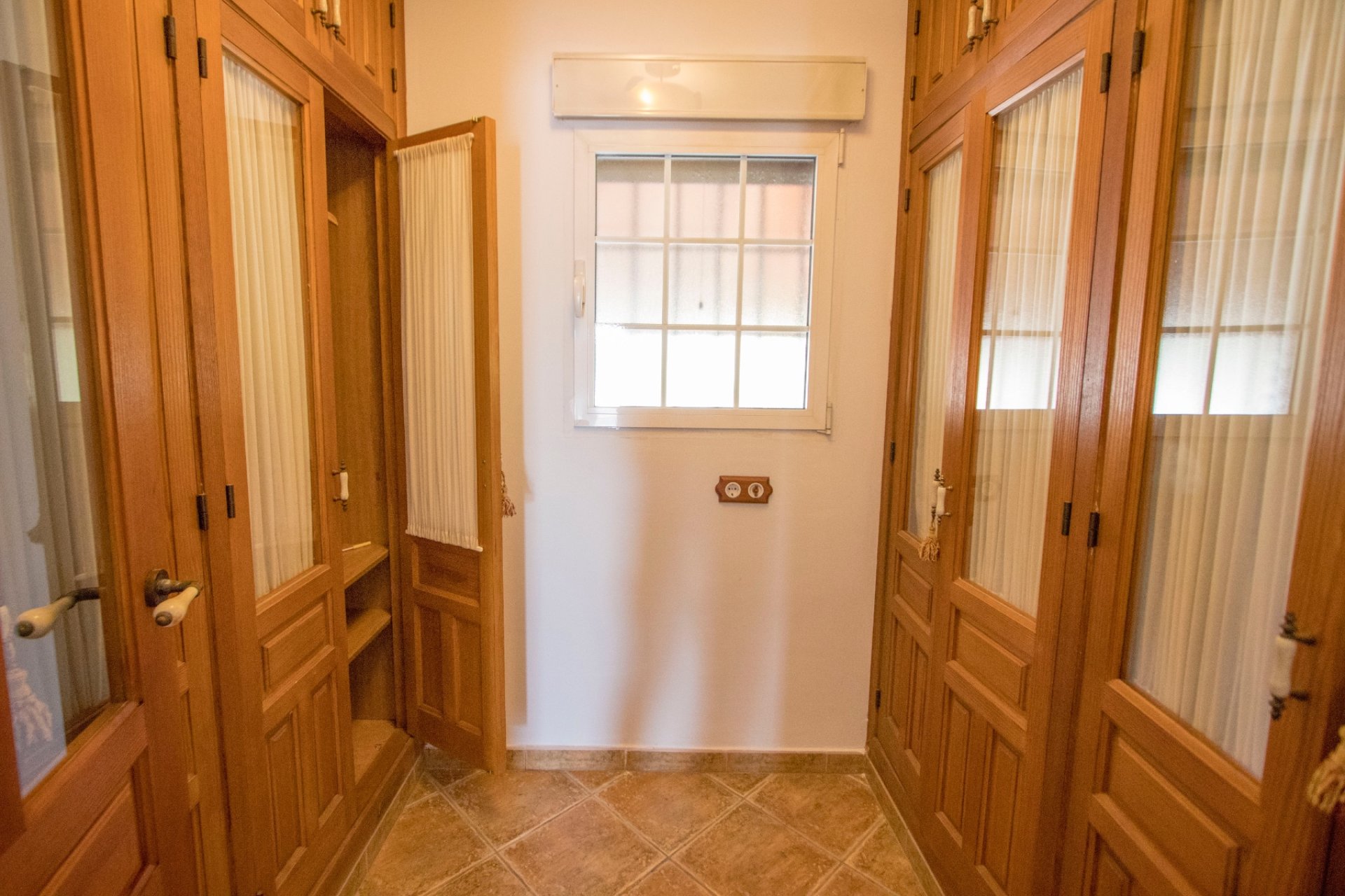 Resale - Country Property -
Catral