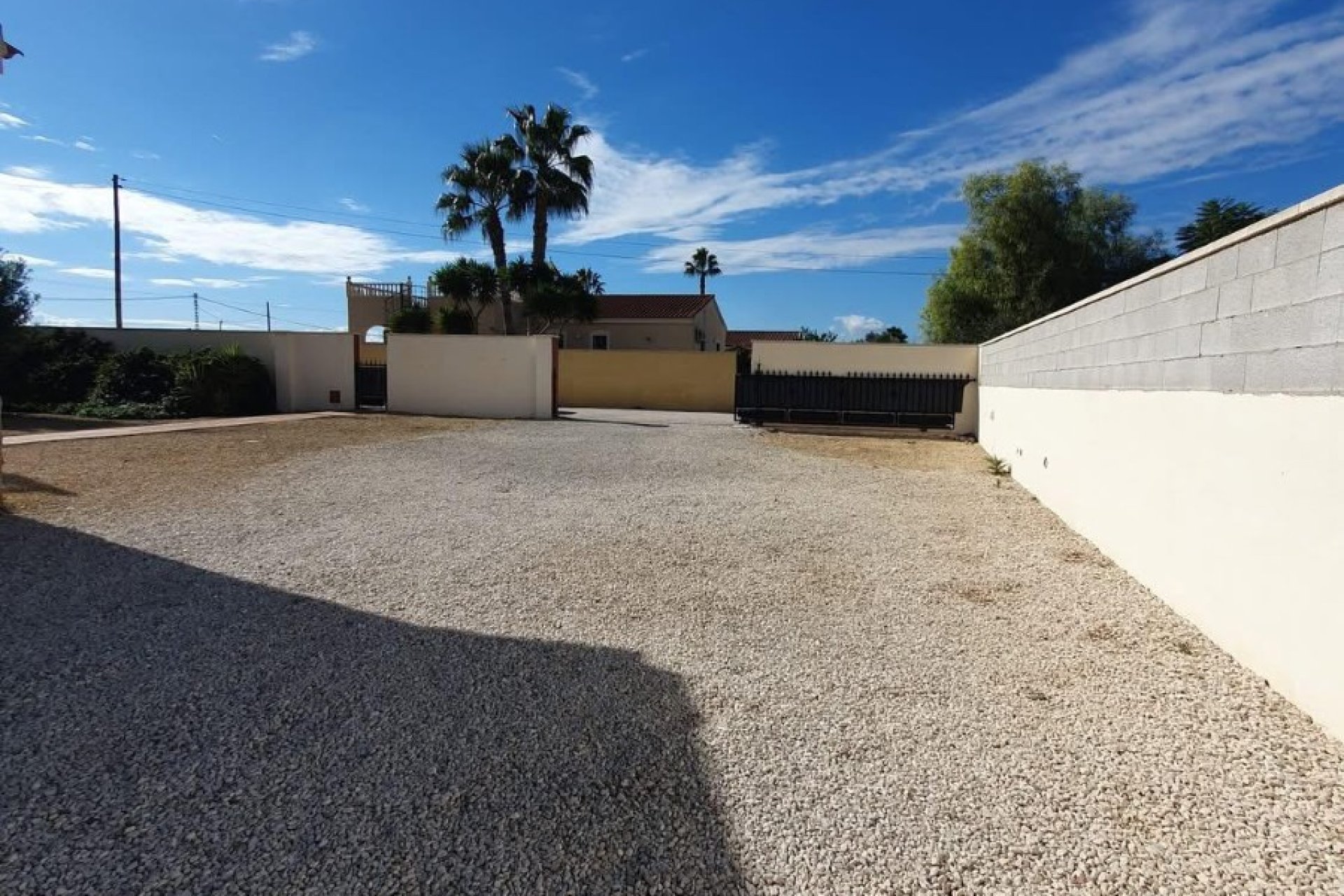 Resale - Country Property -
Catral