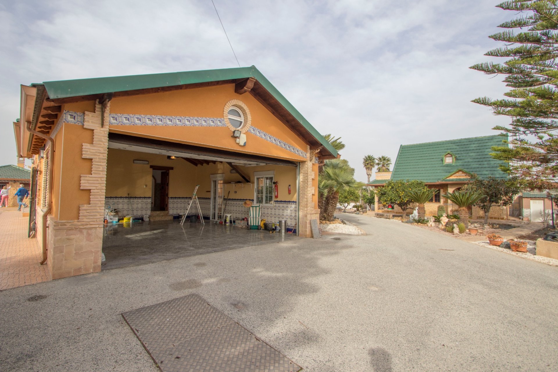 Resale - Country Property -
Catral