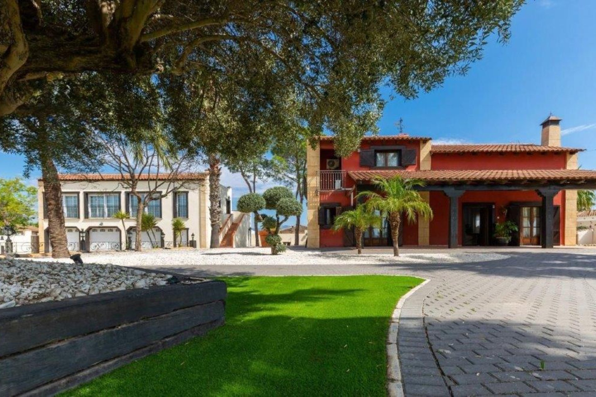 Resale - Country Property -
Catral