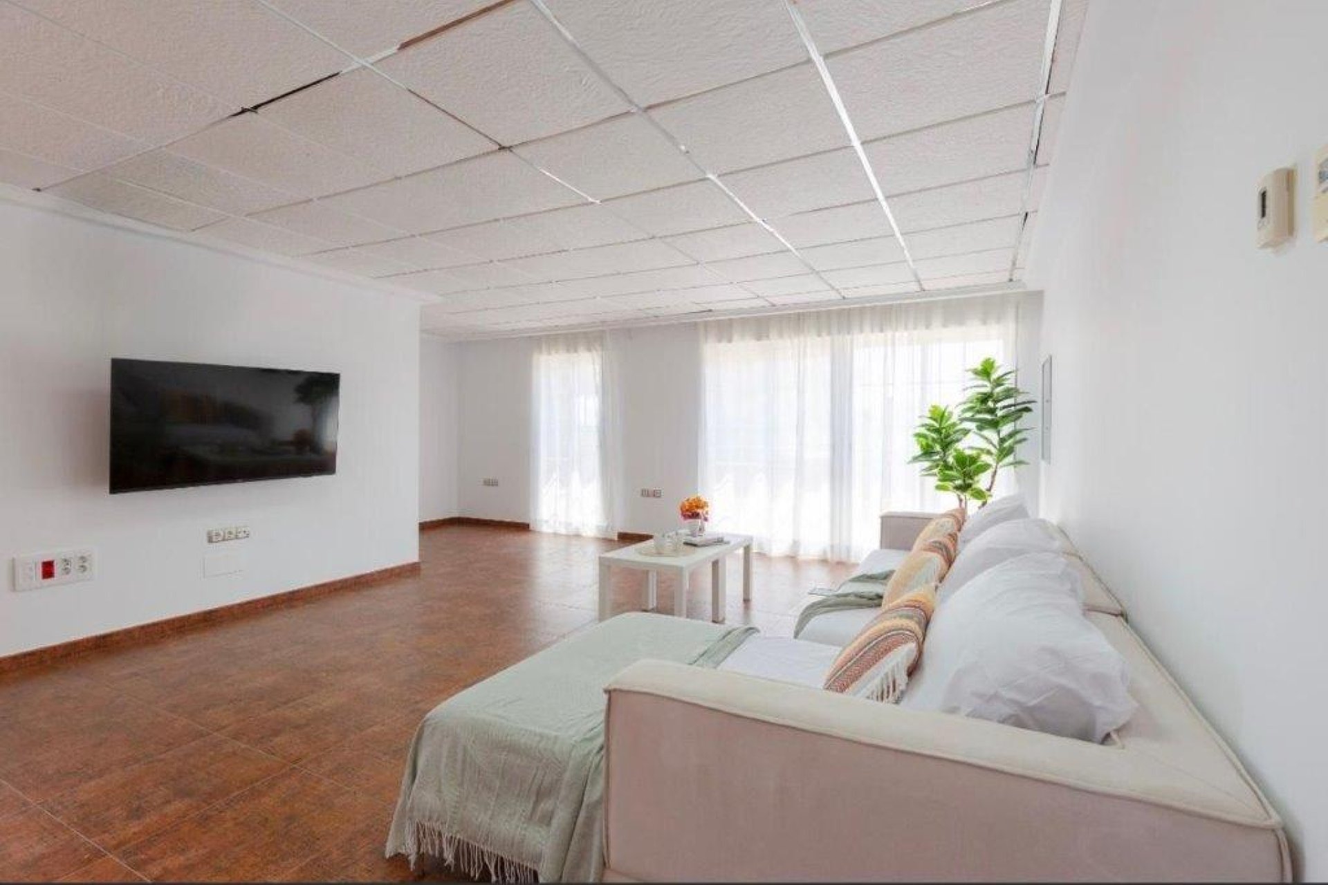 Resale - Country Property -
Catral