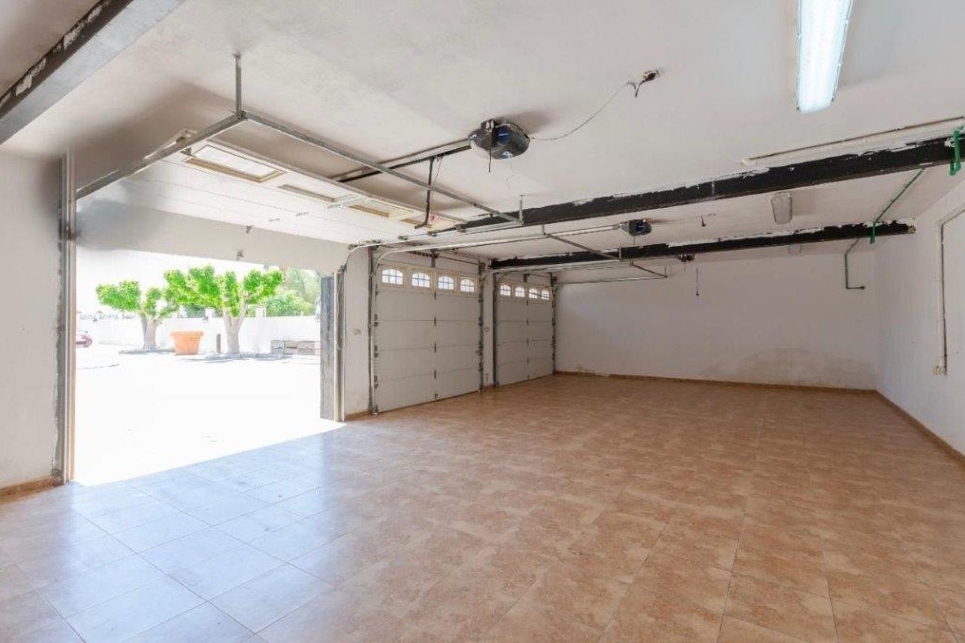 Resale - Country Property -
Catral