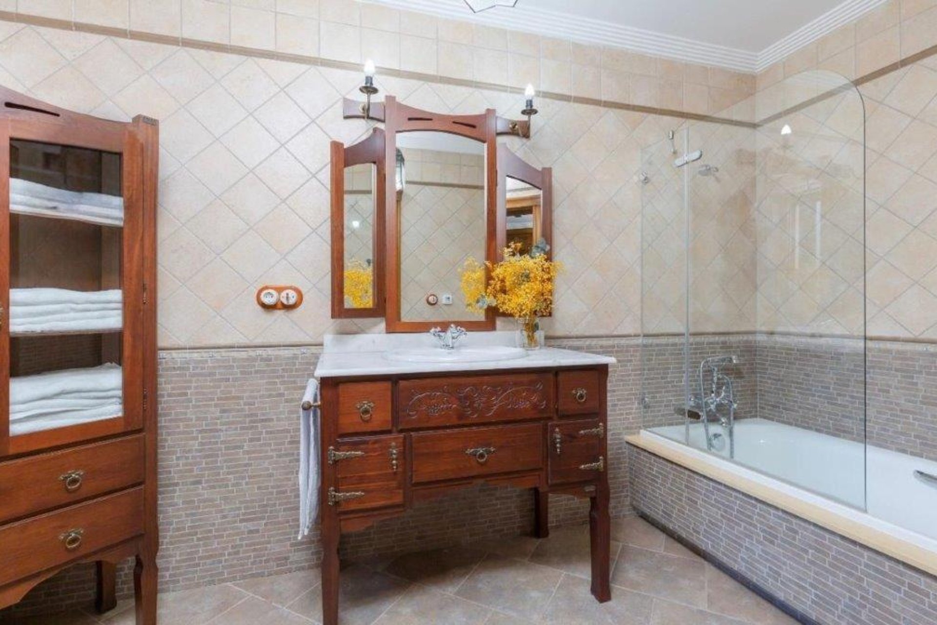 Resale - Country Property -
Catral