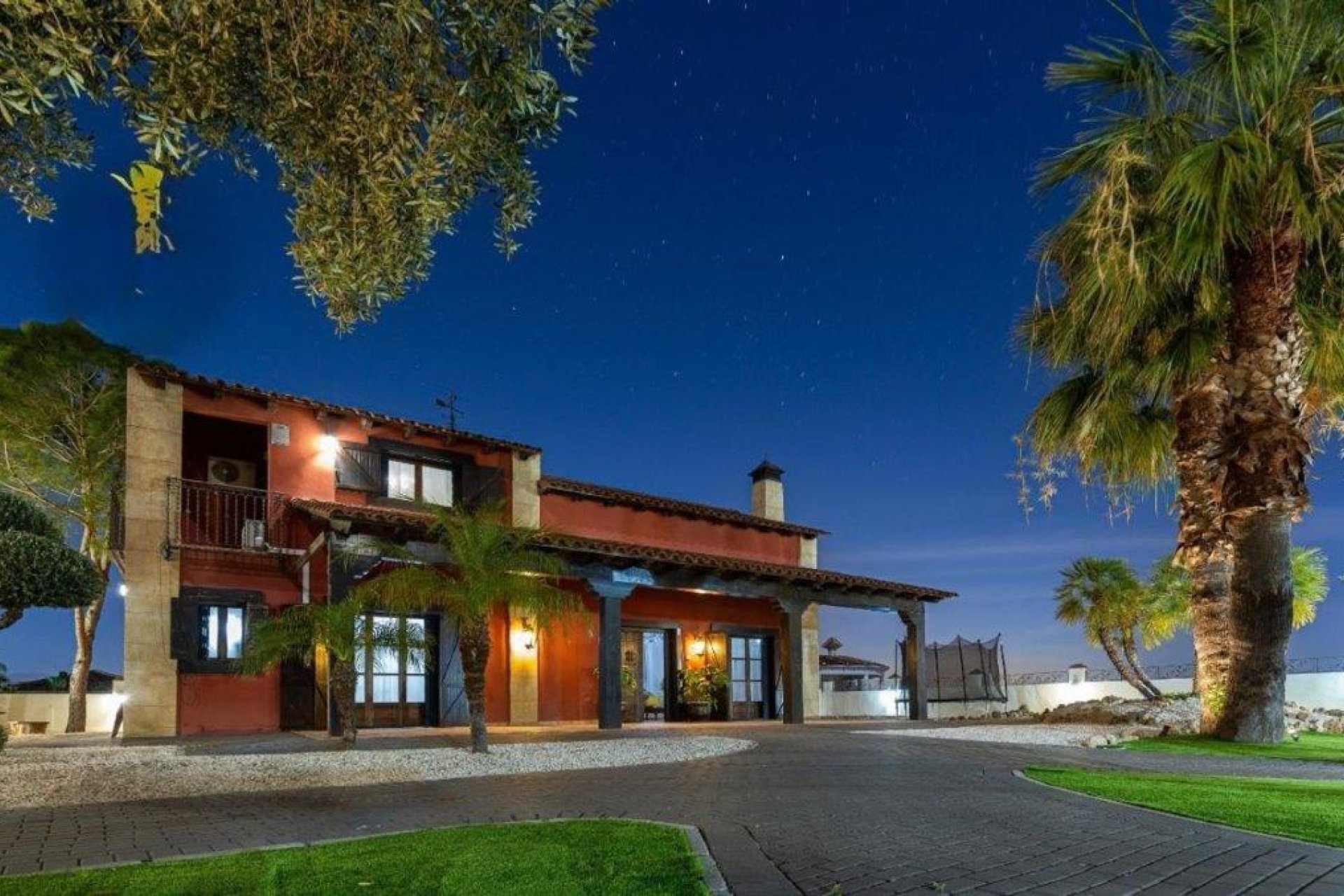 Resale - Country Property -
Catral