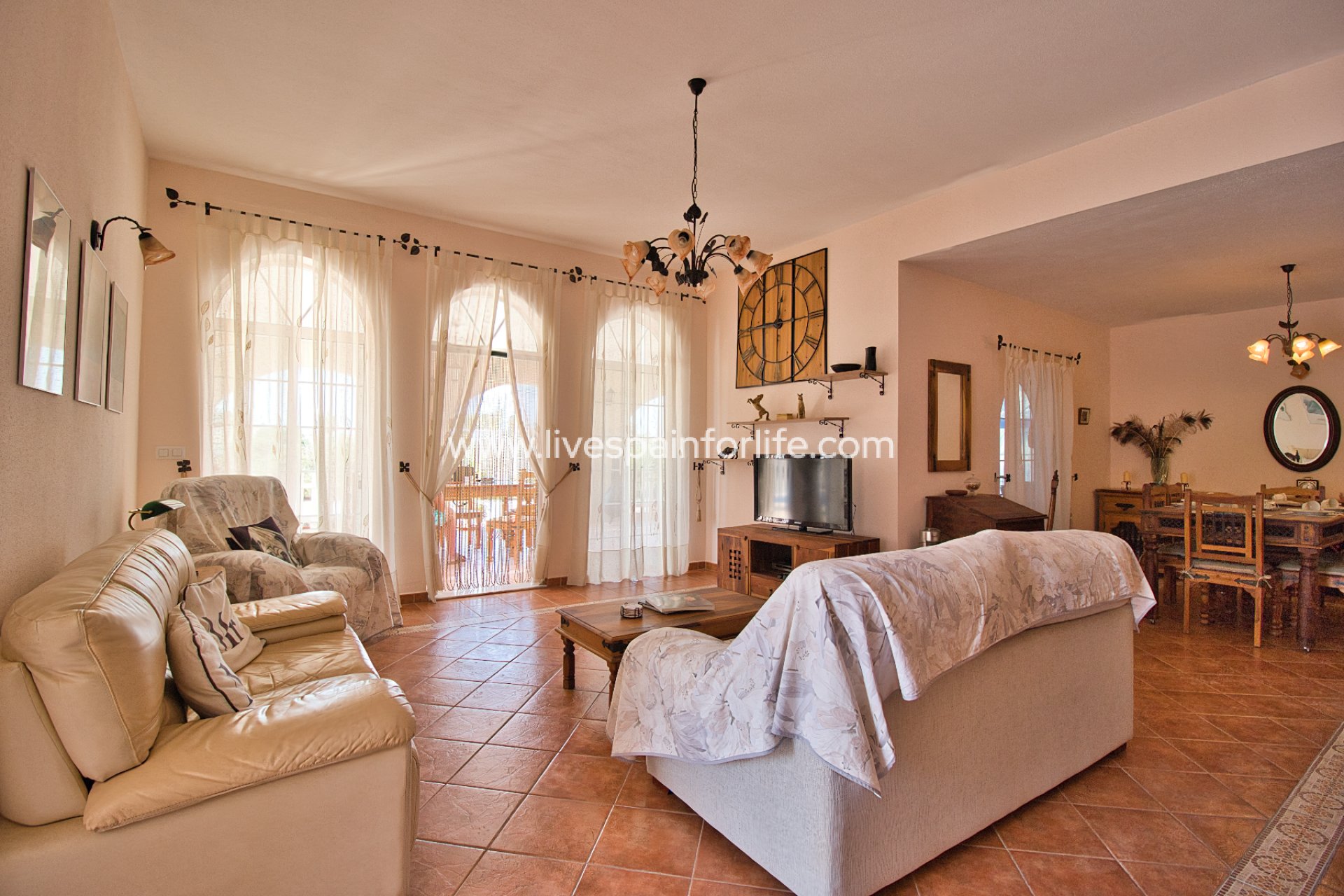Resale - Country Property -
Catral