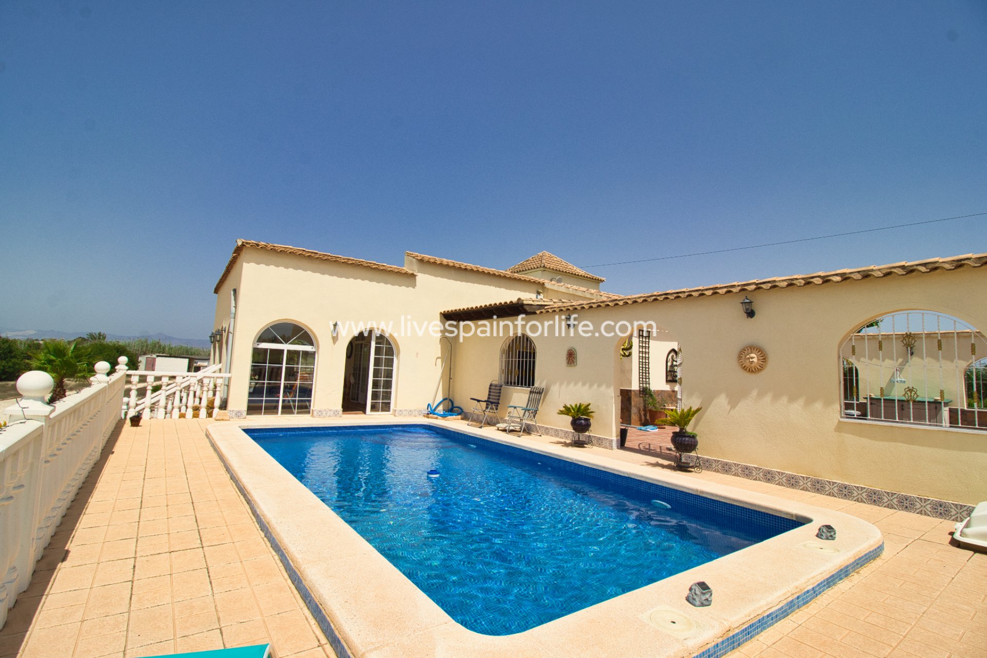 Resale - Country Property -
Catral
