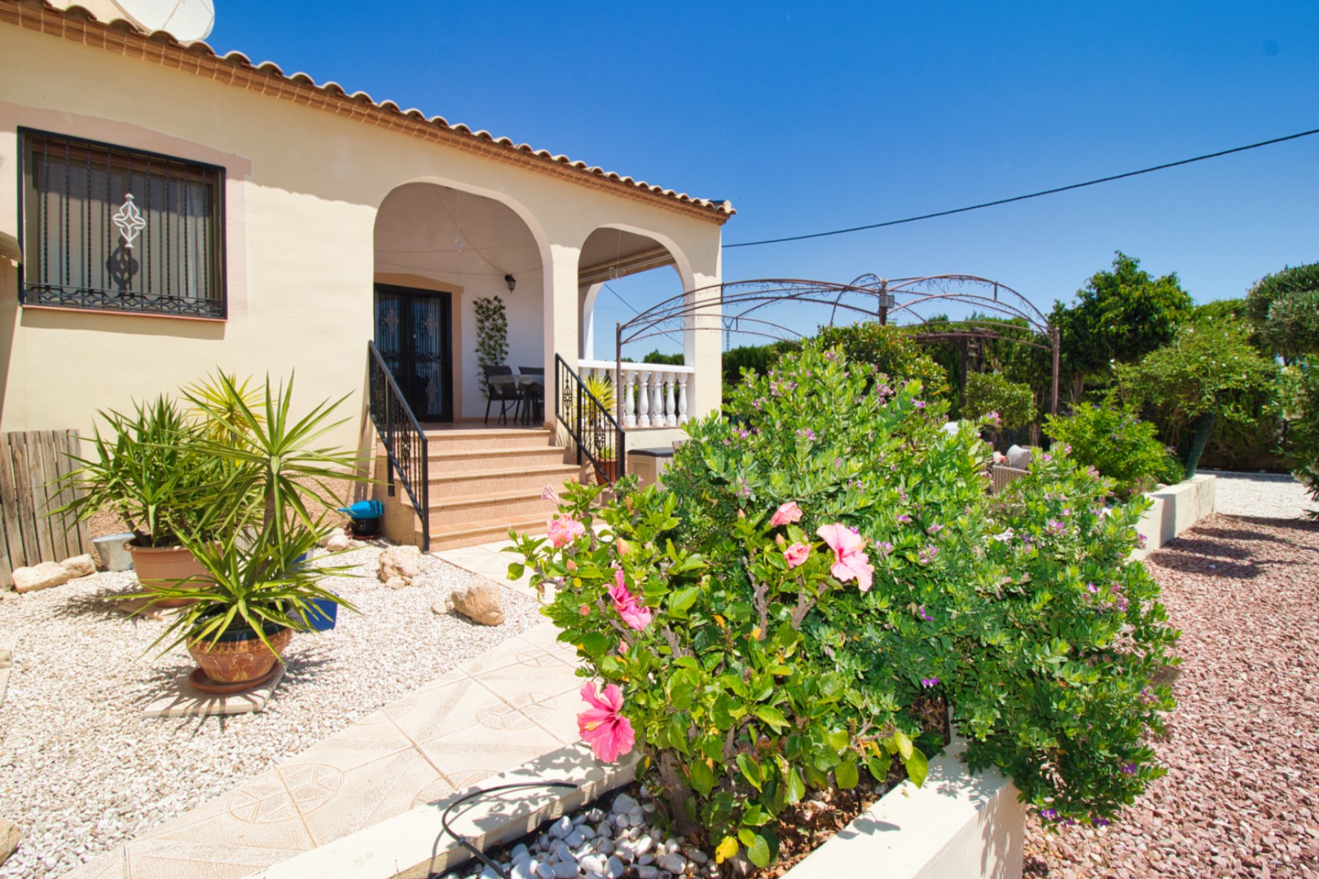 Resale - Country Property -
Catral