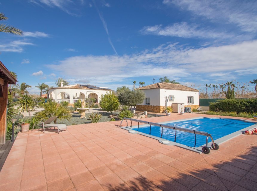 Resale - Country Property -
Catral