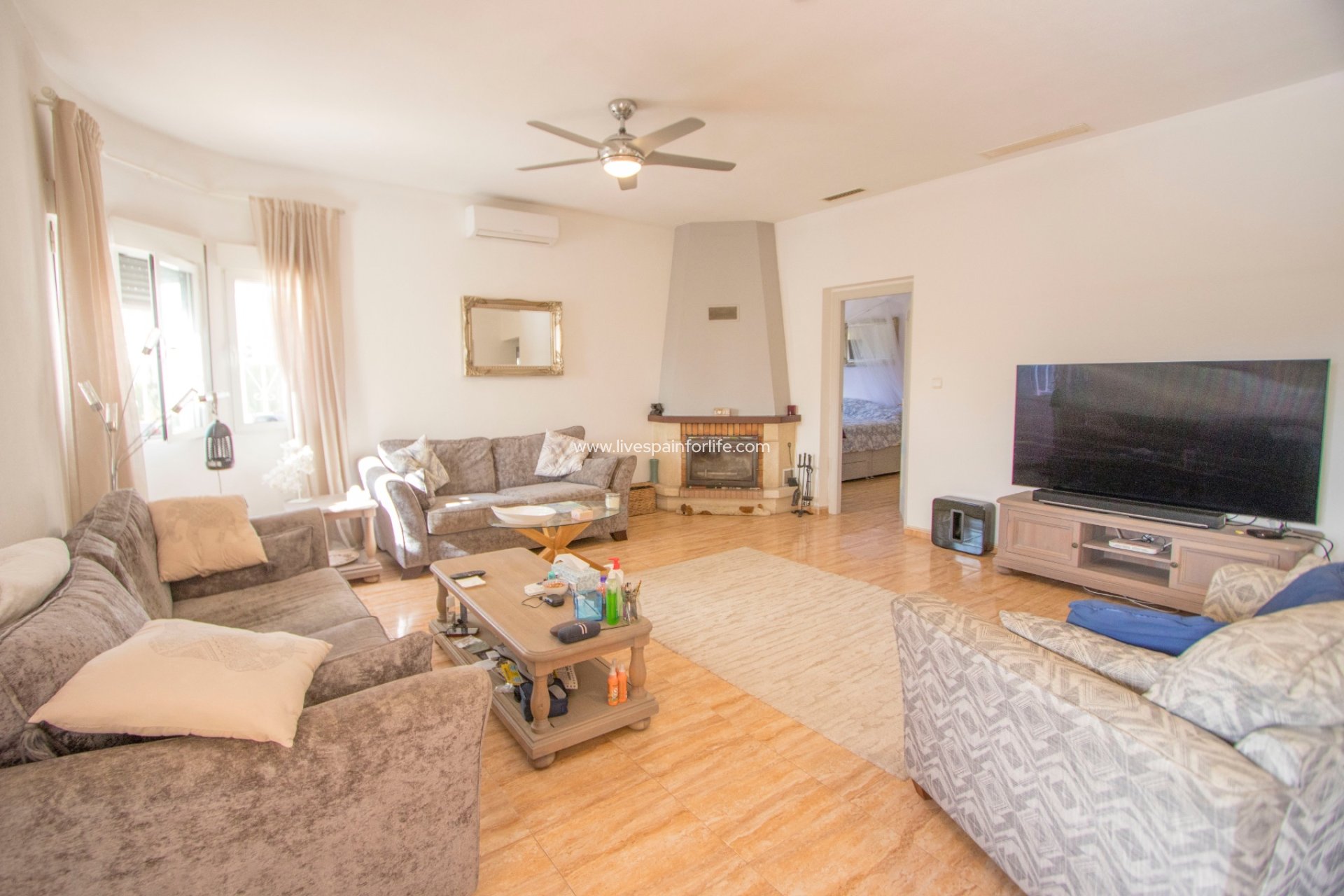 Resale - Country Property -
Catral