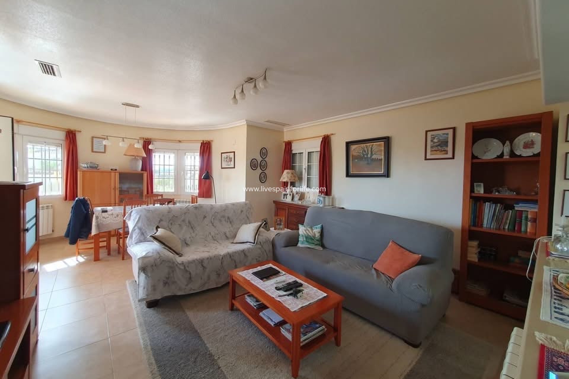 Resale - Country Property -
Catral